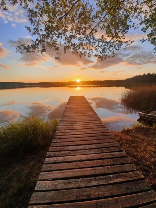 Bungalow Direkt Am See, Mit Eigenem Boot رودنغ المظهر الخارجي الصورة