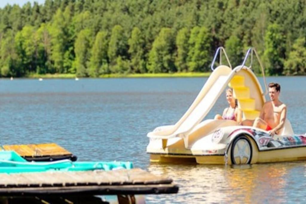 Bungalow Direkt Am See, Mit Eigenem Boot رودنغ المظهر الخارجي الصورة