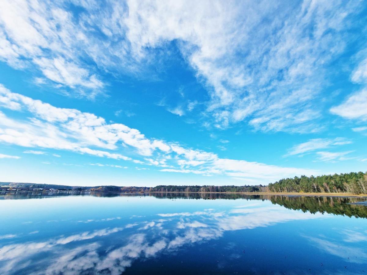 Bungalow Direkt Am See, Mit Eigenem Boot رودنغ المظهر الخارجي الصورة
