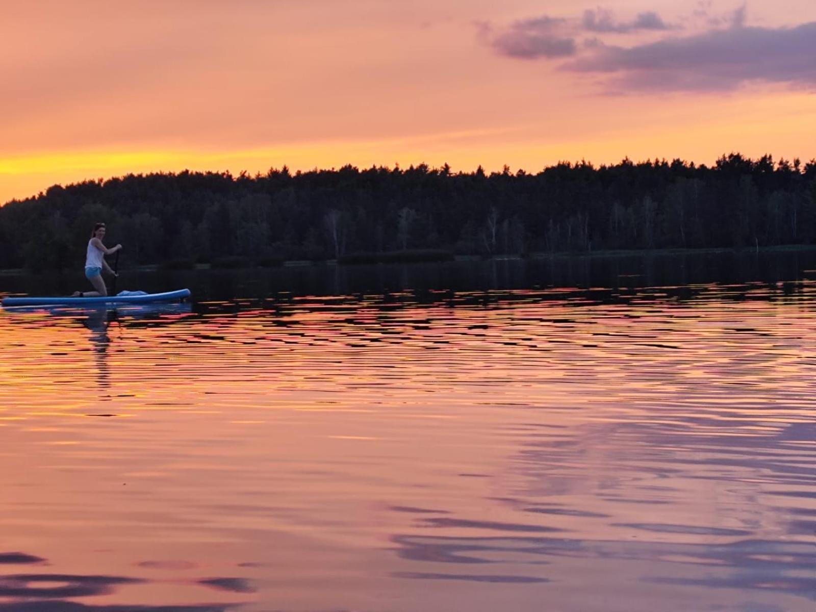 Bungalow Direkt Am See, Mit Eigenem Boot رودنغ المظهر الخارجي الصورة
